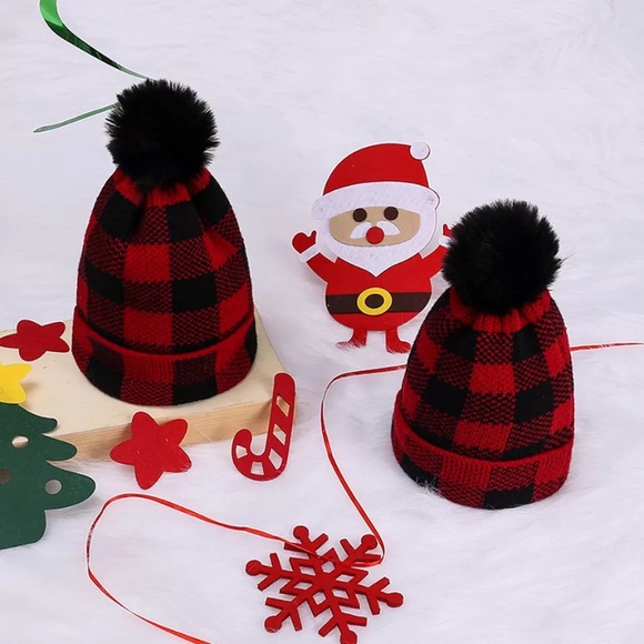 Mommy & Me Pom Pom Winter Hats - Picture 2 of 3